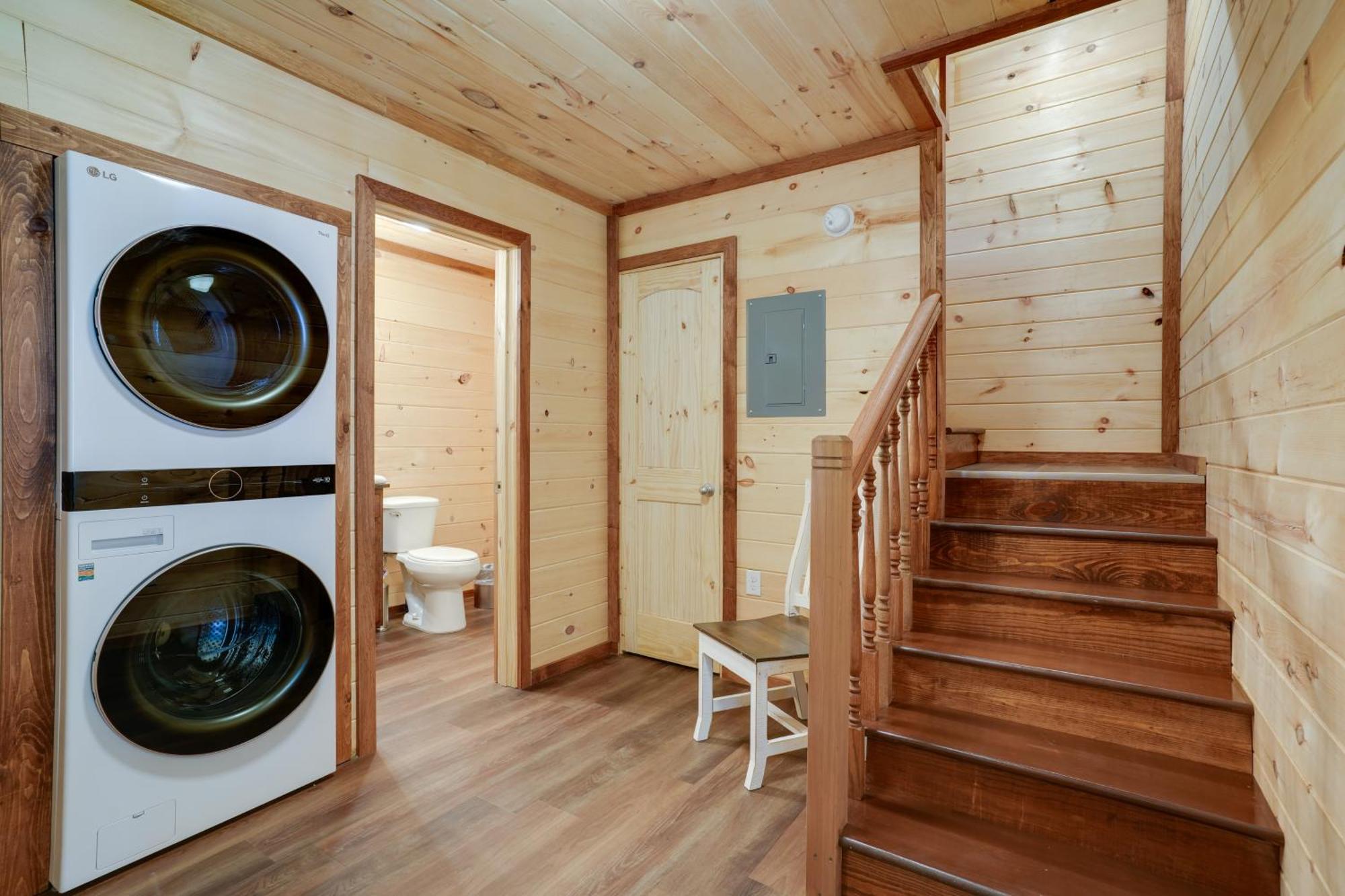 Lakeside Trenton Cabin On 7-Acre Property! Exterior photo