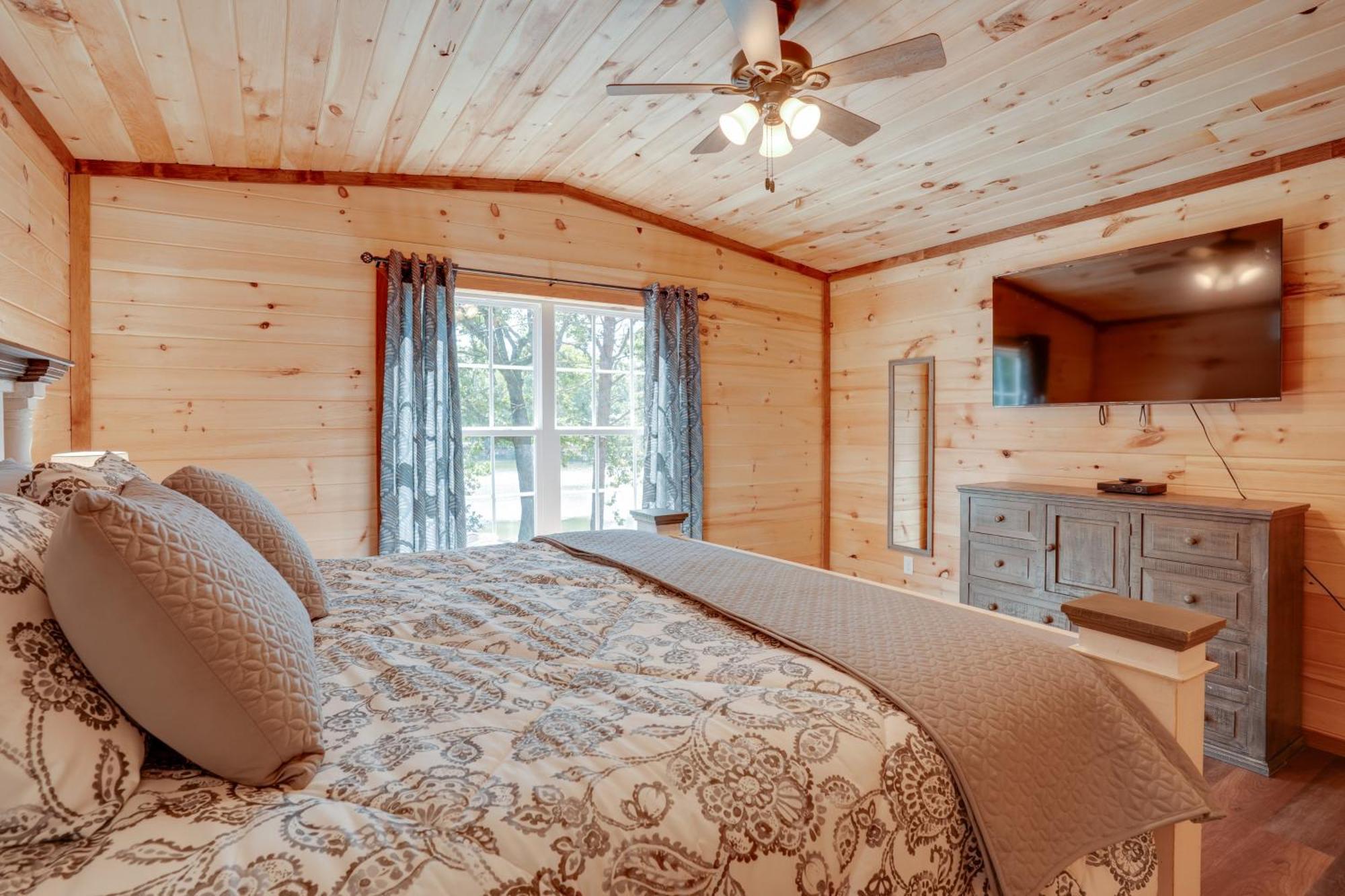 Lakeside Trenton Cabin On 7-Acre Property! Exterior photo